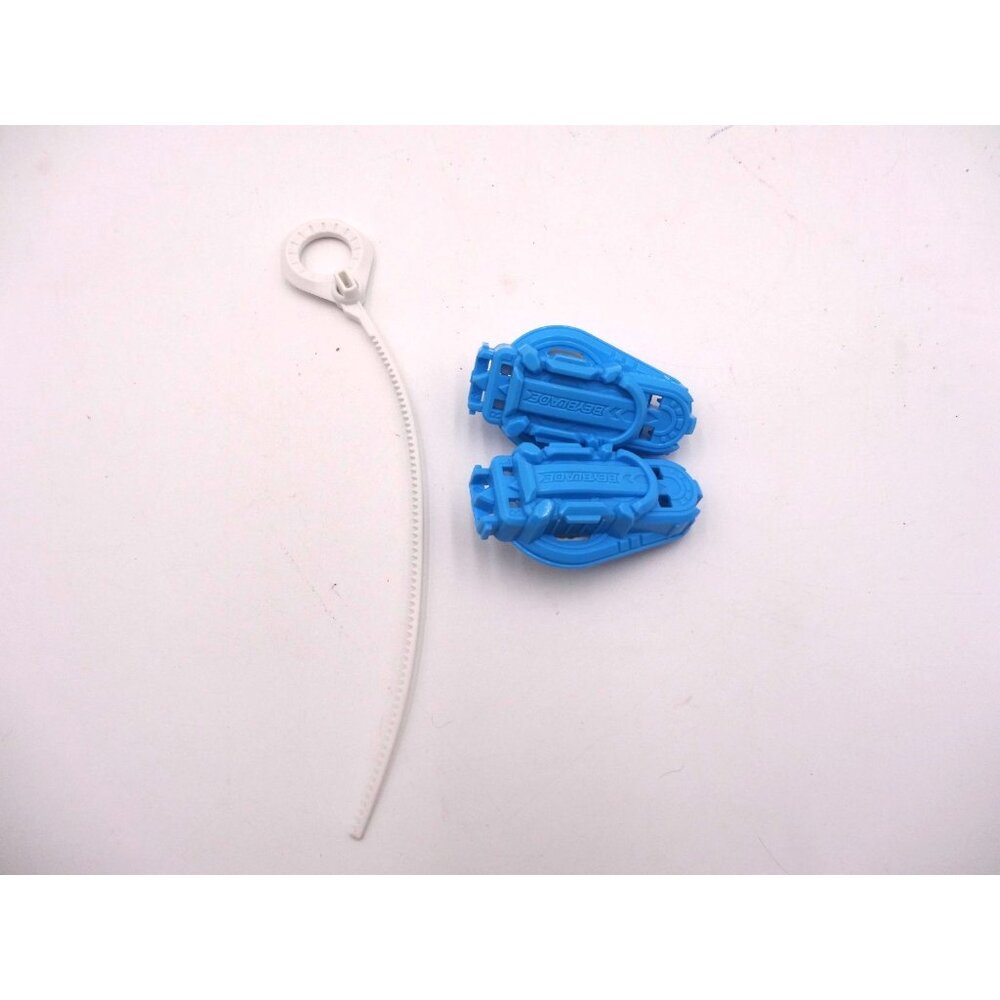 Beyblade Tomy Hasbro 2 Right Blue Launcher Spinner With white Ripcord